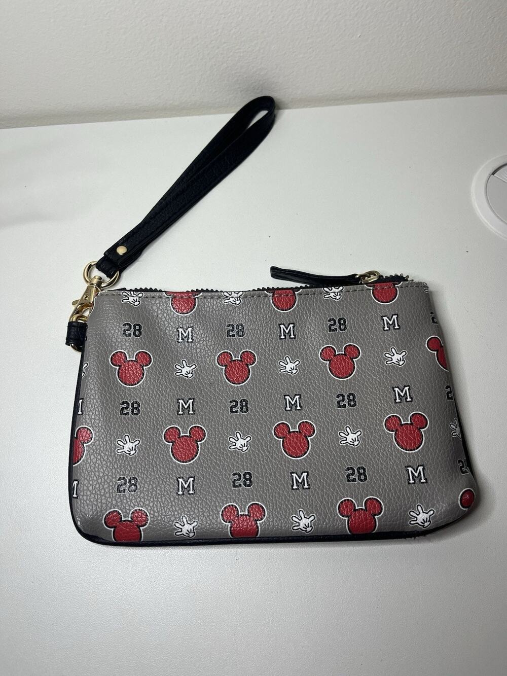 Disney Mickey Mouse M 28 Clutch Wallet Coon Purse ~ Never Used